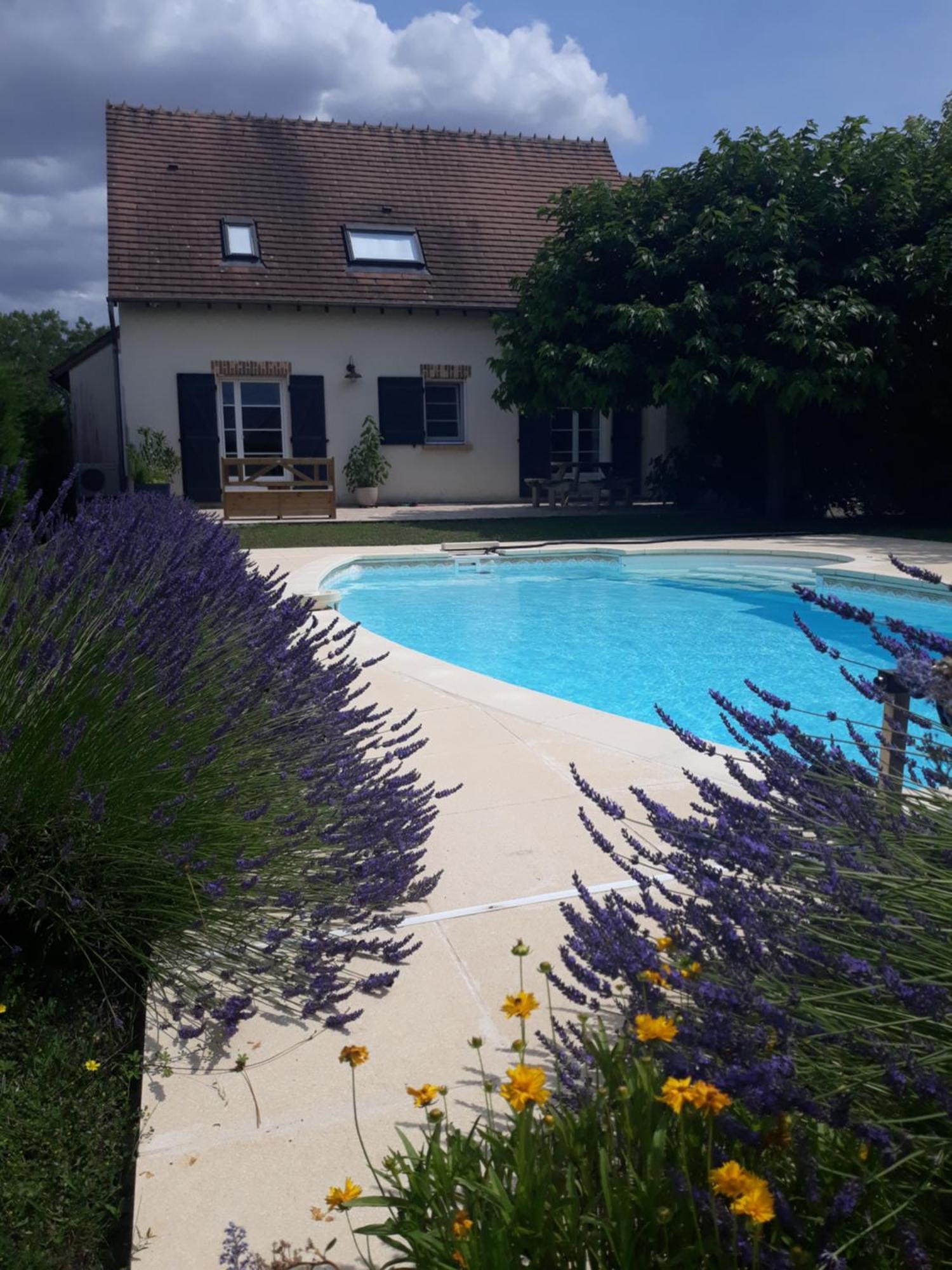 Therouanne En Berry Plaimpied-Givaudins Εξωτερικό φωτογραφία